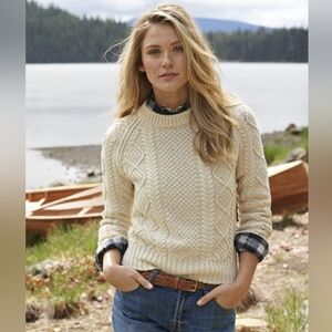 L.L. Bean cable knit sweater ivory, perfect condition women’s medium